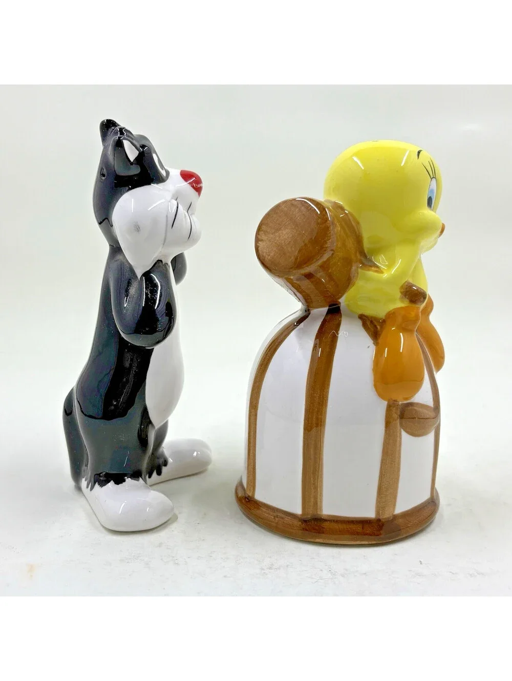 Knocked Out Tweety Bird & Sylvester Salt Pepper Shaker Set Looney Tunes